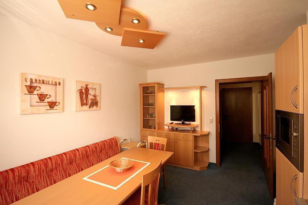 Haus Raetia Serfaus Quarto foto
